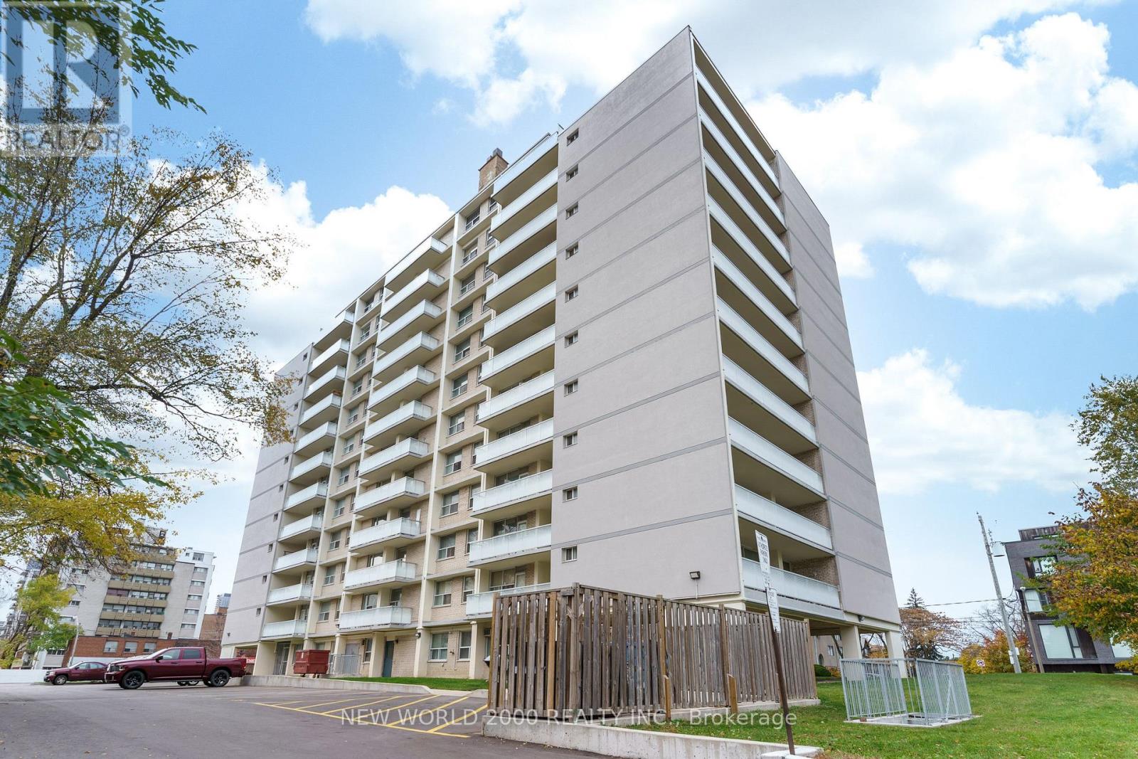 Photo 10 of 908 485 Eglinton Avenue E, Toronto ON
