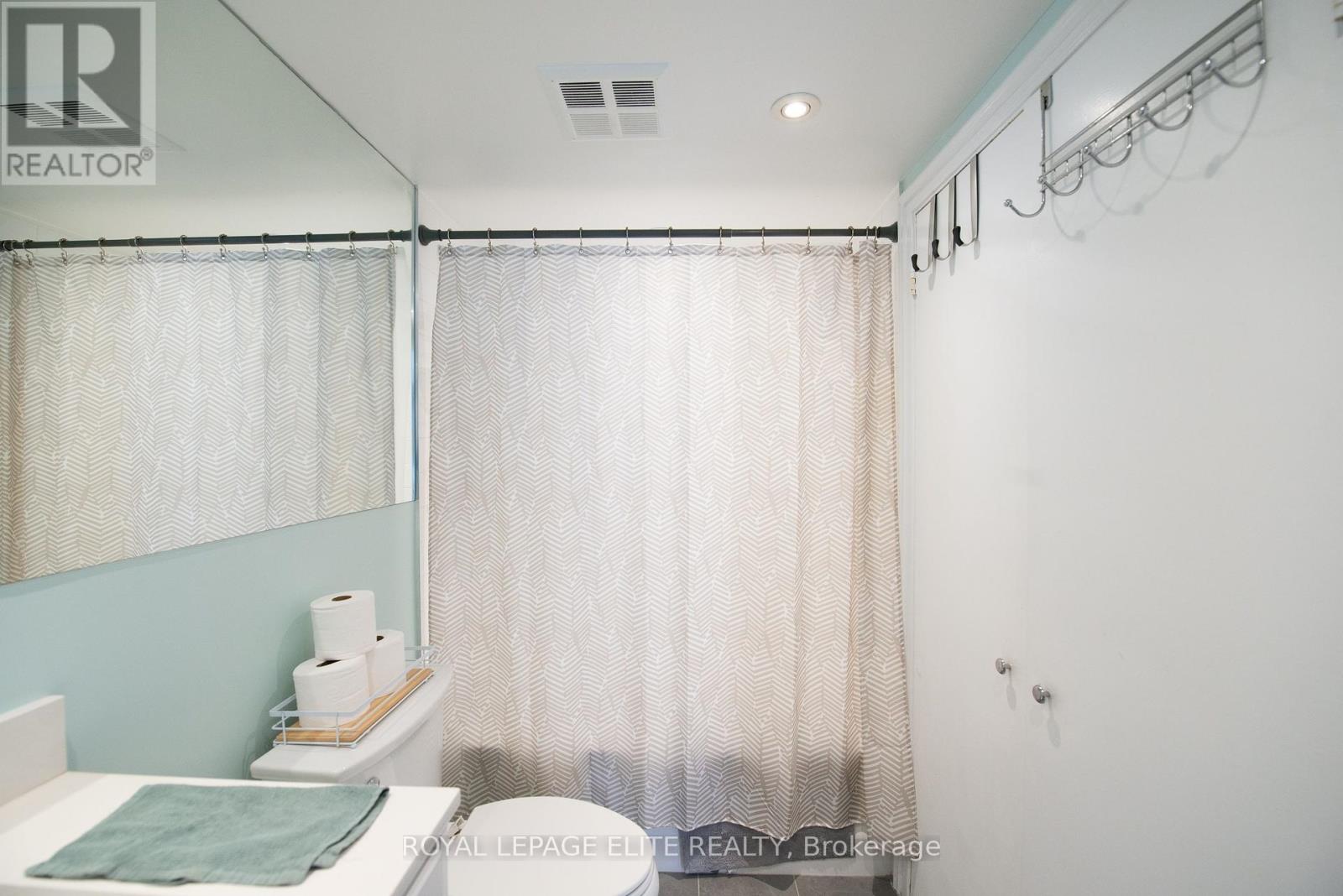Photo 11 of 904 95 Lombard Street, Toronto ON