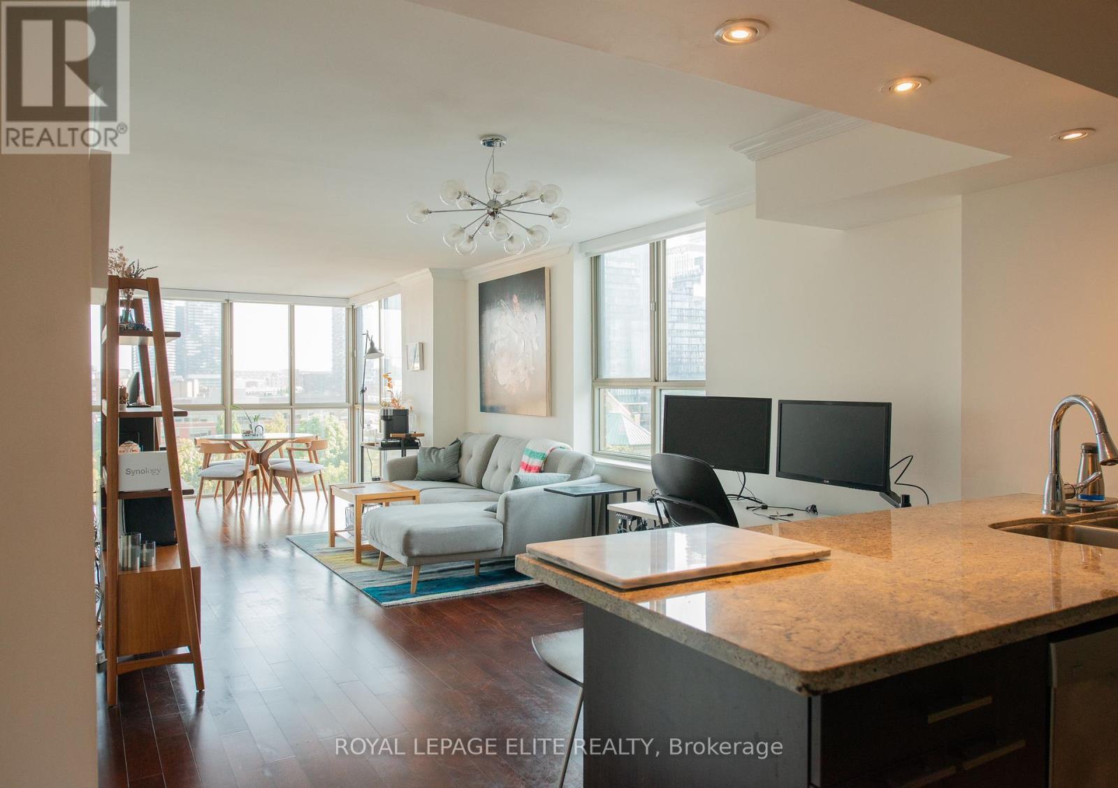 Photo 7 of 904 95 Lombard Street, Toronto ON