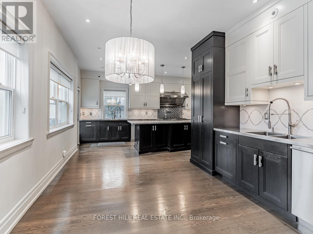 Photo 6 of 198 Old Forest Hill Road, Toronto ON