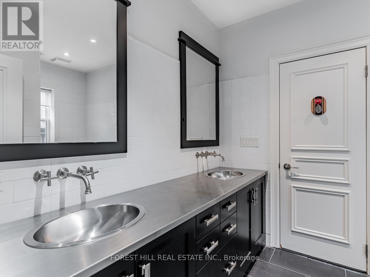 Photo 5 of 198 Old Forest Hill Road, Toronto ON
