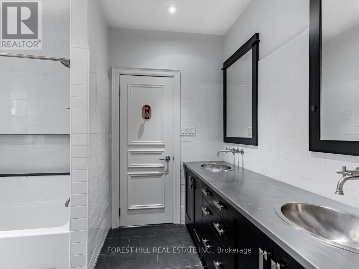 Photo 21 of 198 Old Forest Hill Road, Toronto ON