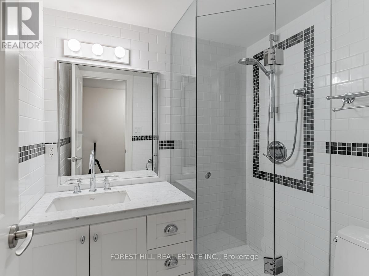 Photo 7 of 198 Old Forest Hill Road, Toronto ON