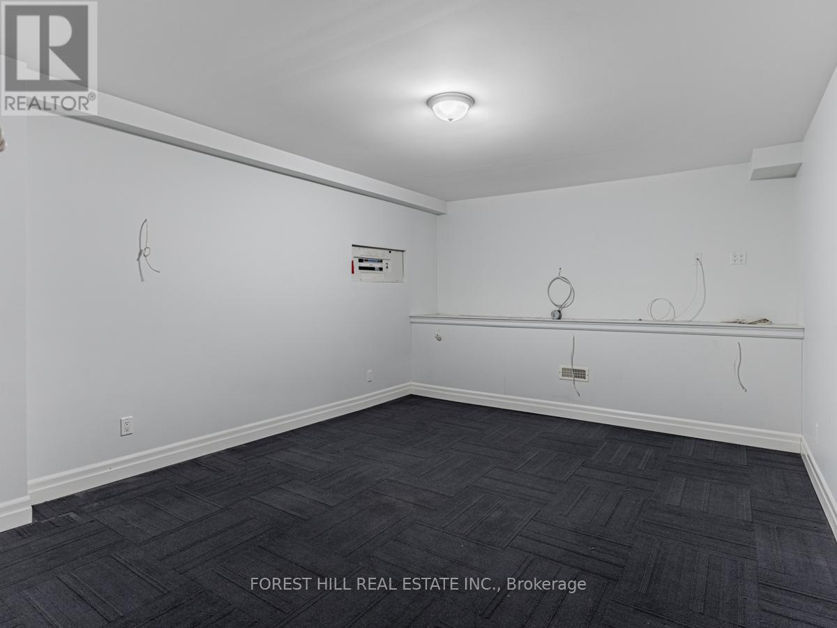 Photo 25 of 198 Old Forest Hill Road, Toronto ON