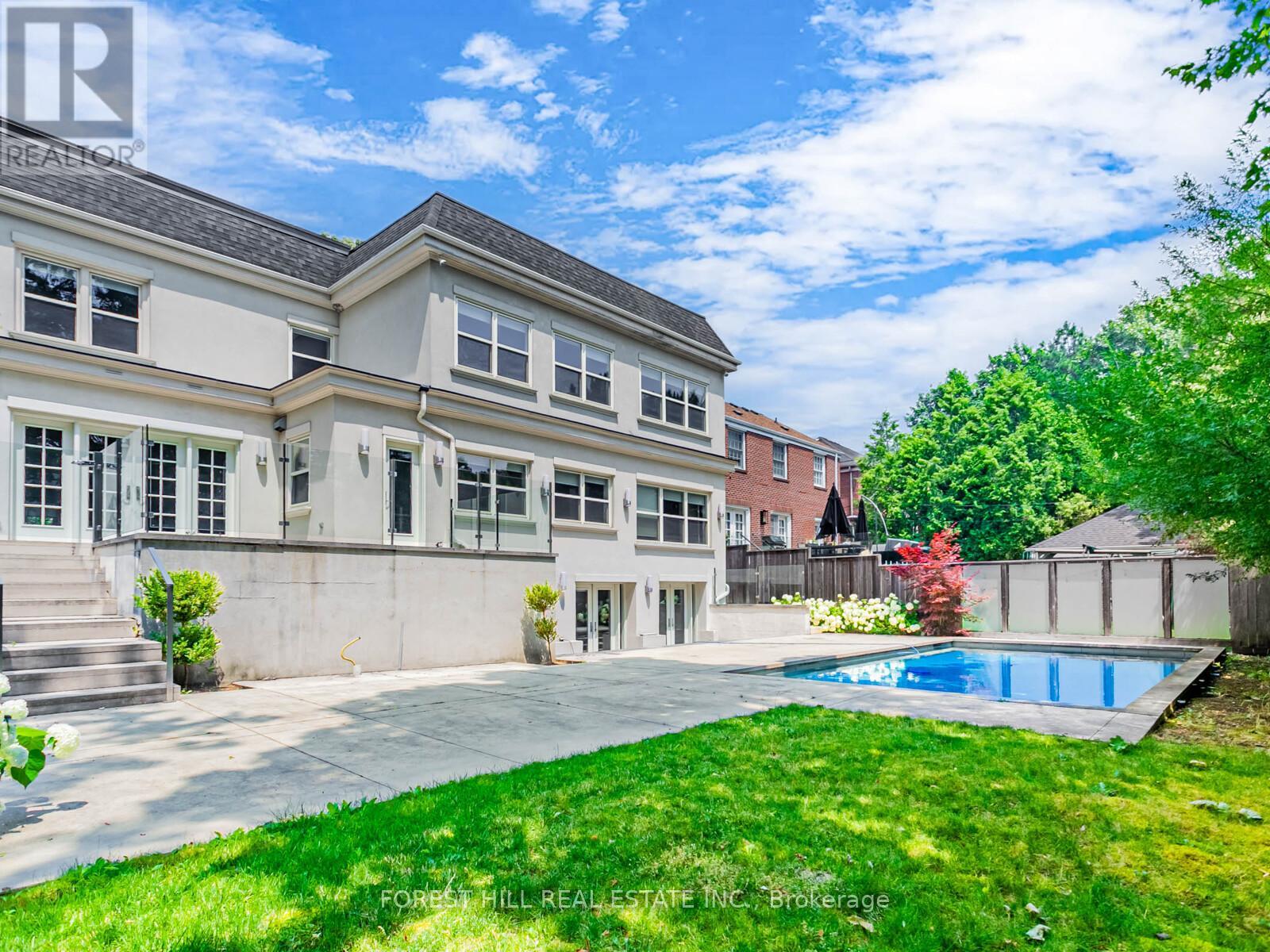 Photo 12 of 198 Old Forest Hill Road, Toronto ON
