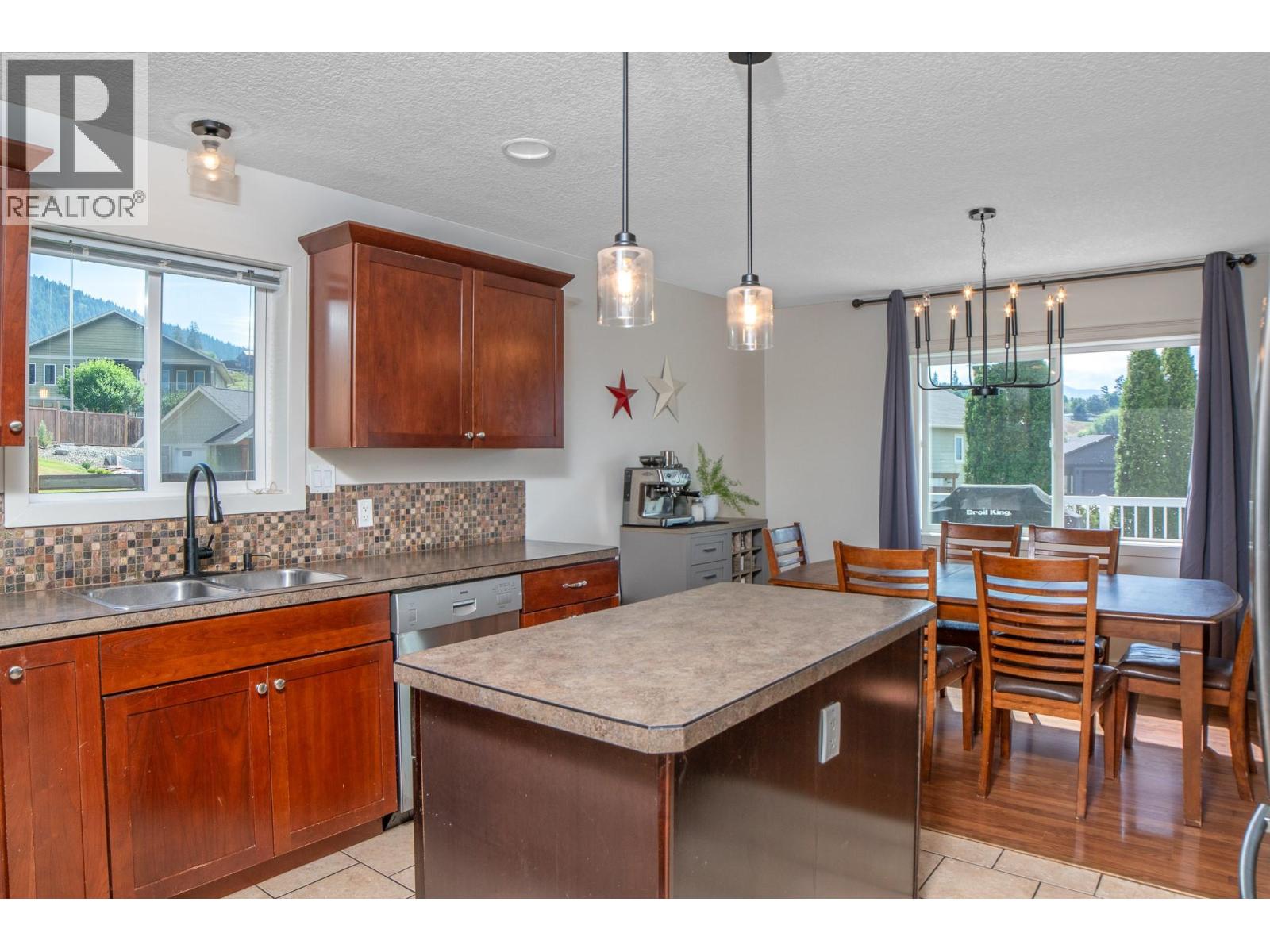 Photo 32 of 908 Purcell Crescent, Creston BC