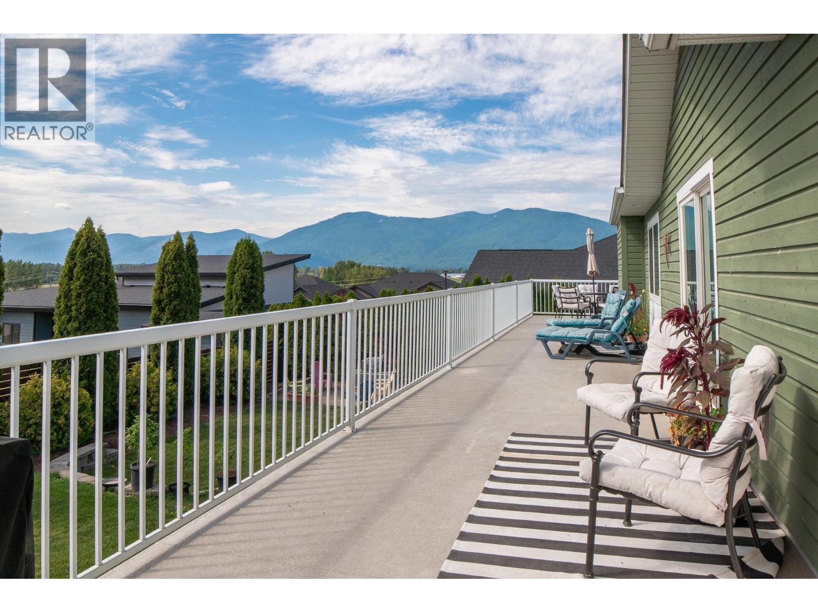 Photo 34 of 908 Purcell Crescent, Creston BC