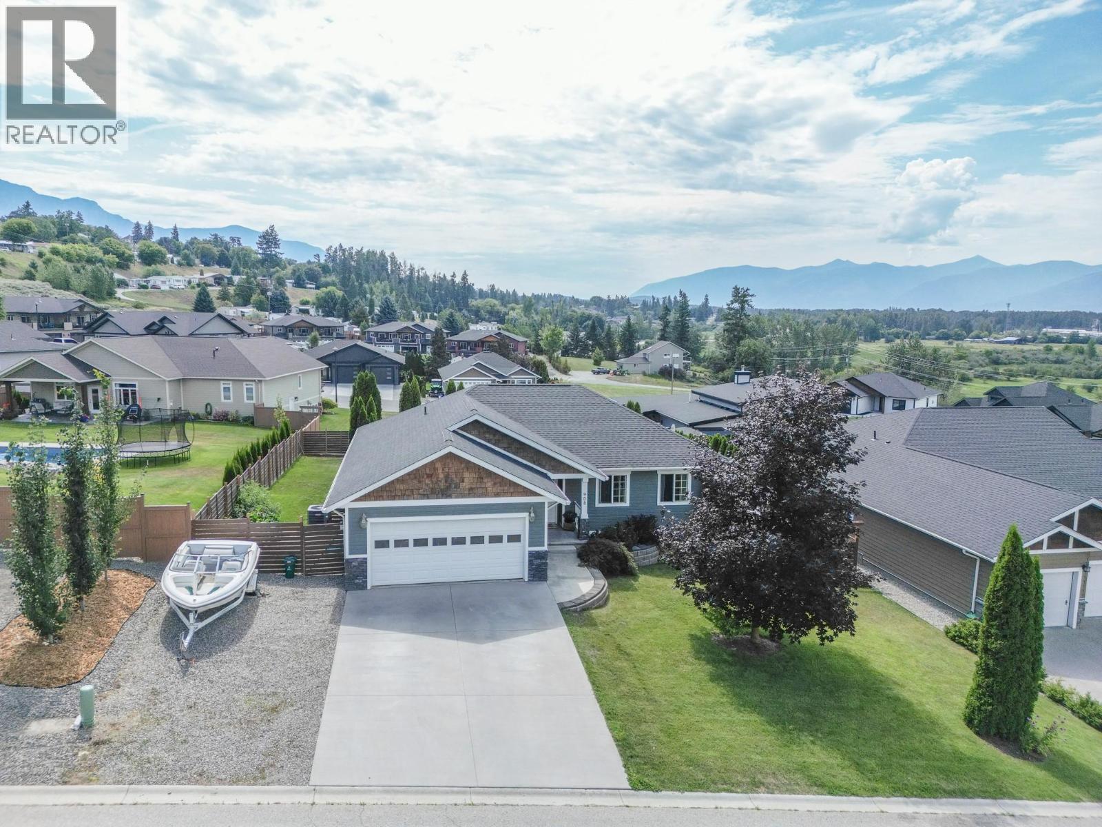 Photo 38 of 908 Purcell Crescent, Creston BC