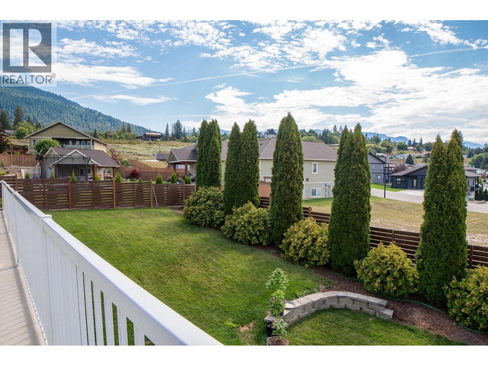 Photo 35 of 908 Purcell Crescent, Creston BC