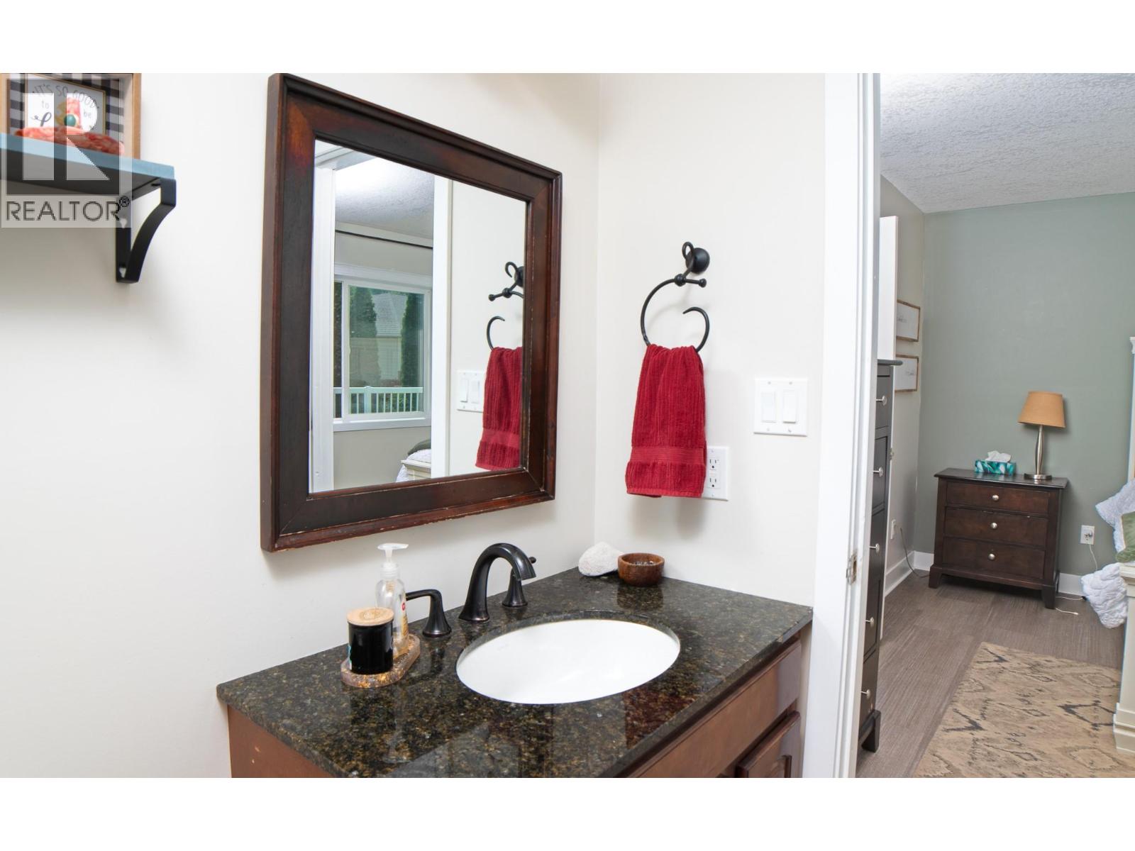 Photo 9 of 908 Purcell Crescent, Creston BC