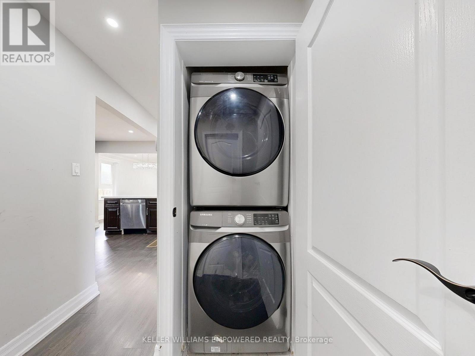 Photo 11 of 33 Rutledge Avenue, Toronto ON