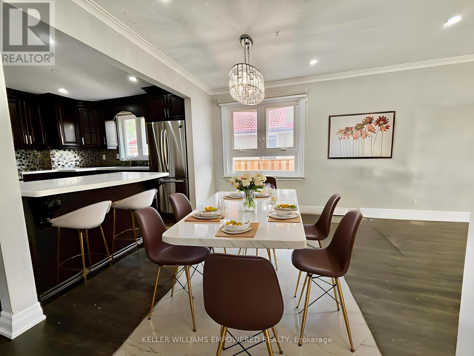 Photo 3 of 33 Rutledge Avenue, Toronto ON