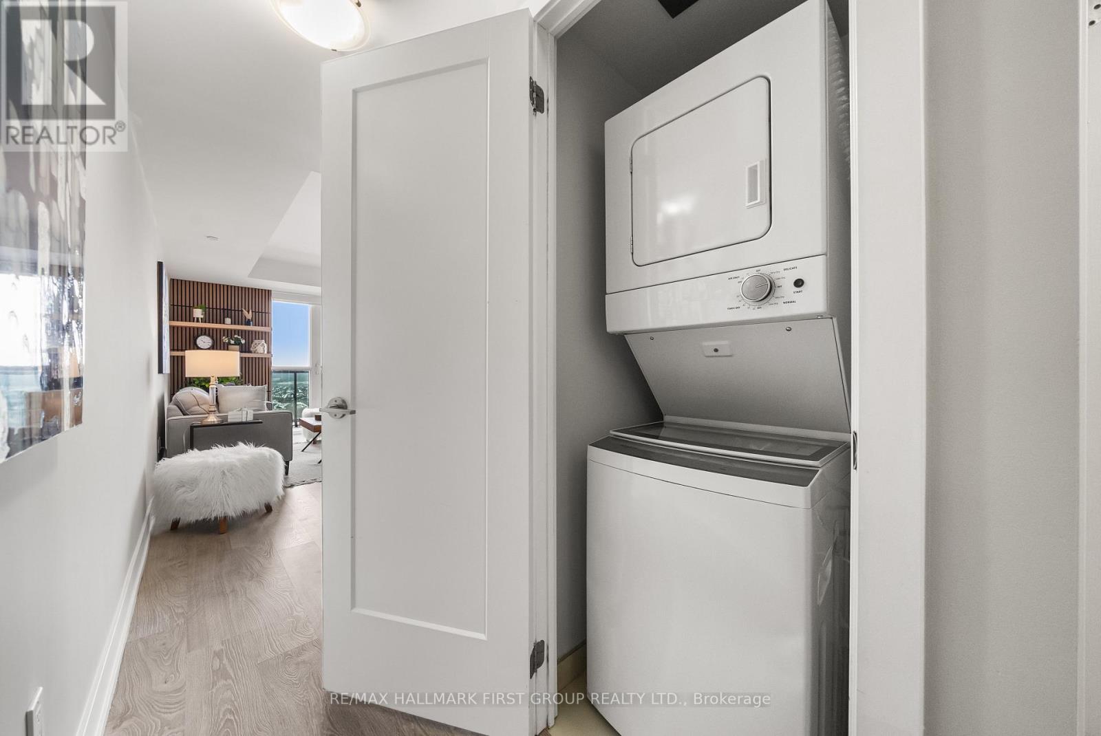 Photo 3 of 1220 2550 Simcoe Street N, Oshawa ON