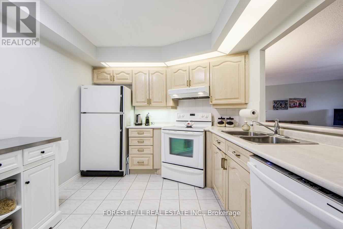 Photo 12 of 717 10 Guildwood Parkway, Toronto ON