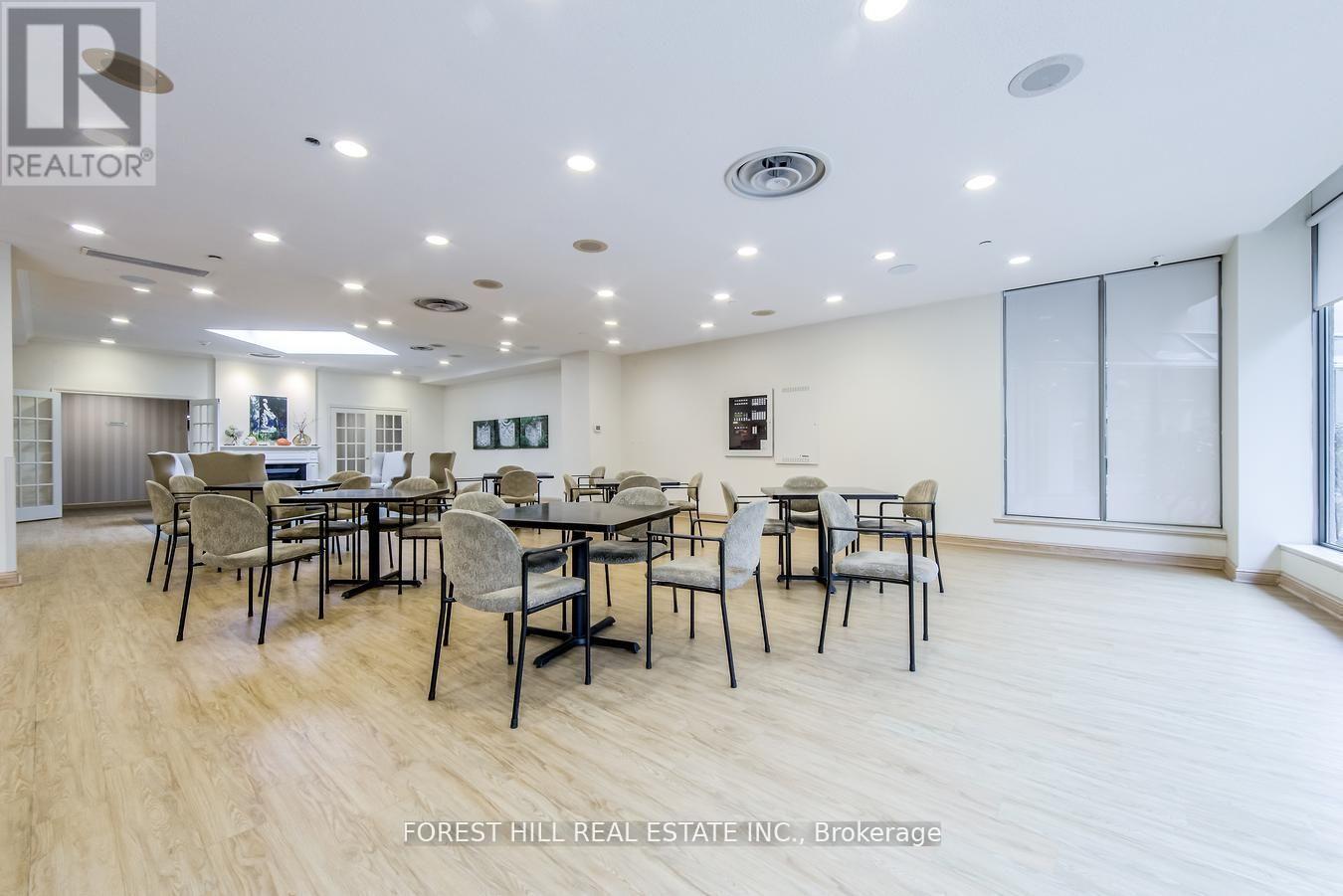 Photo 32 of 717 10 Guildwood Parkway, Toronto ON
