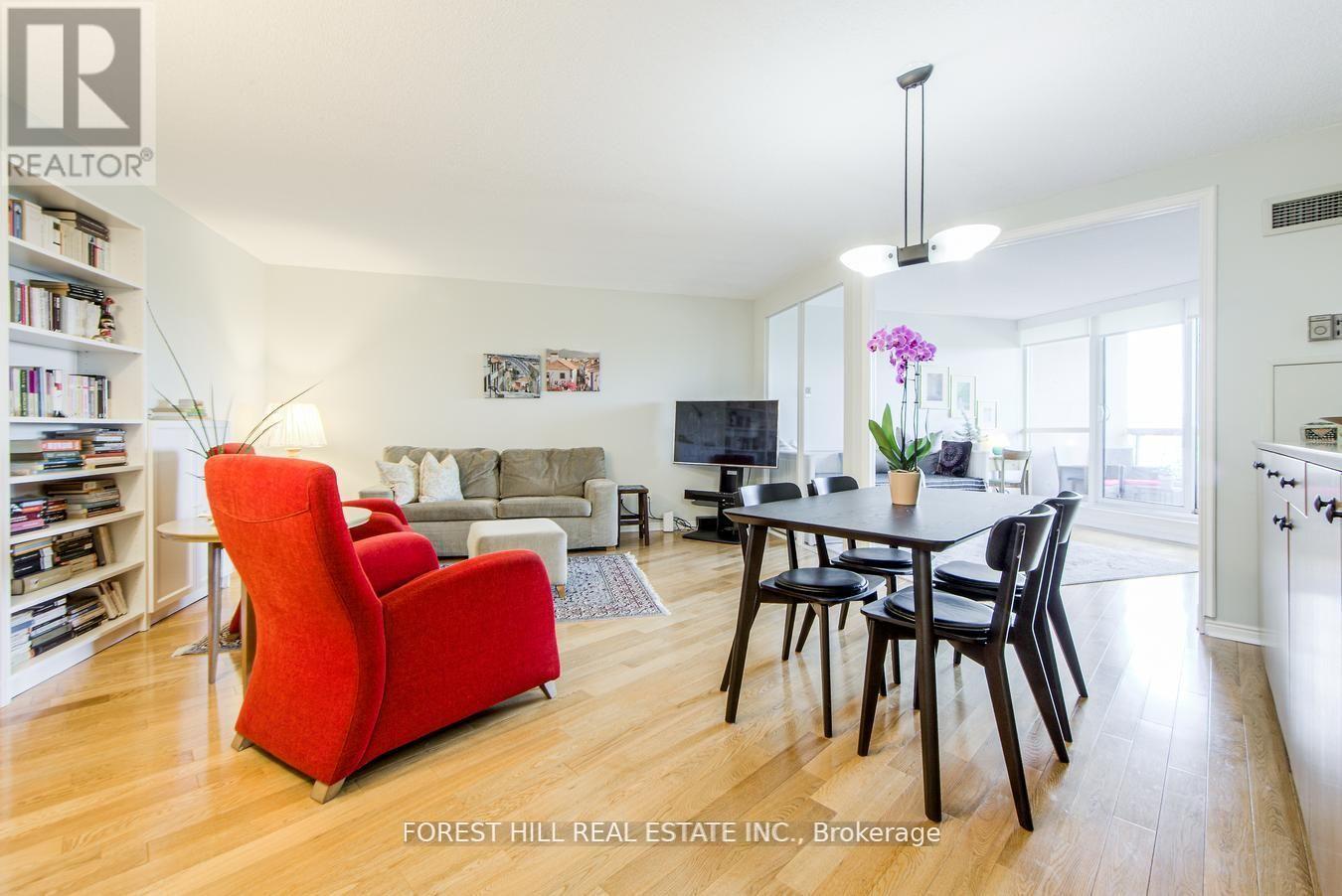 Photo 19 of 717 10 Guildwood Parkway, Toronto ON