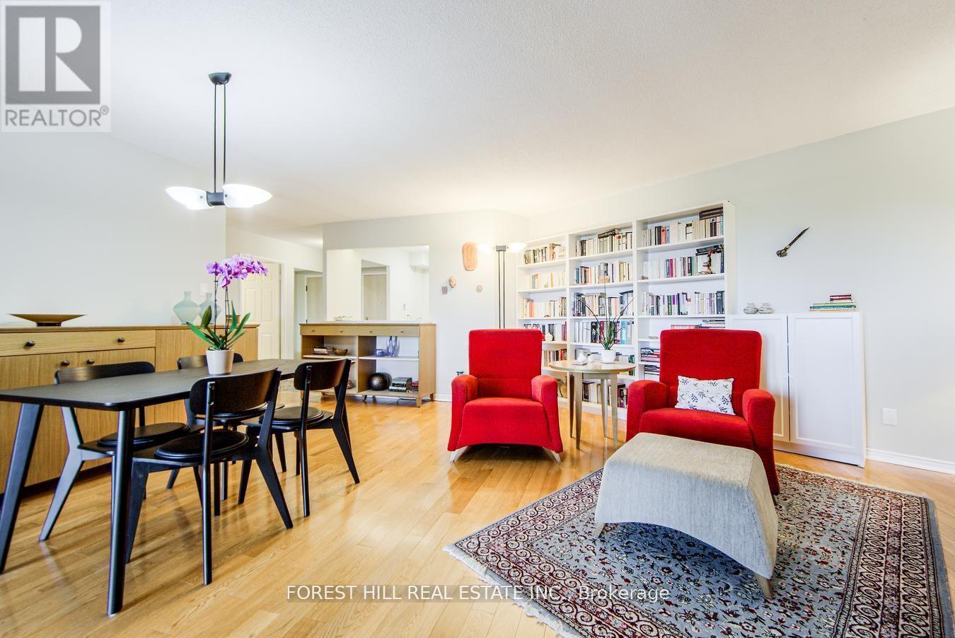 Photo 4 of 717 10 Guildwood Parkway, Toronto ON