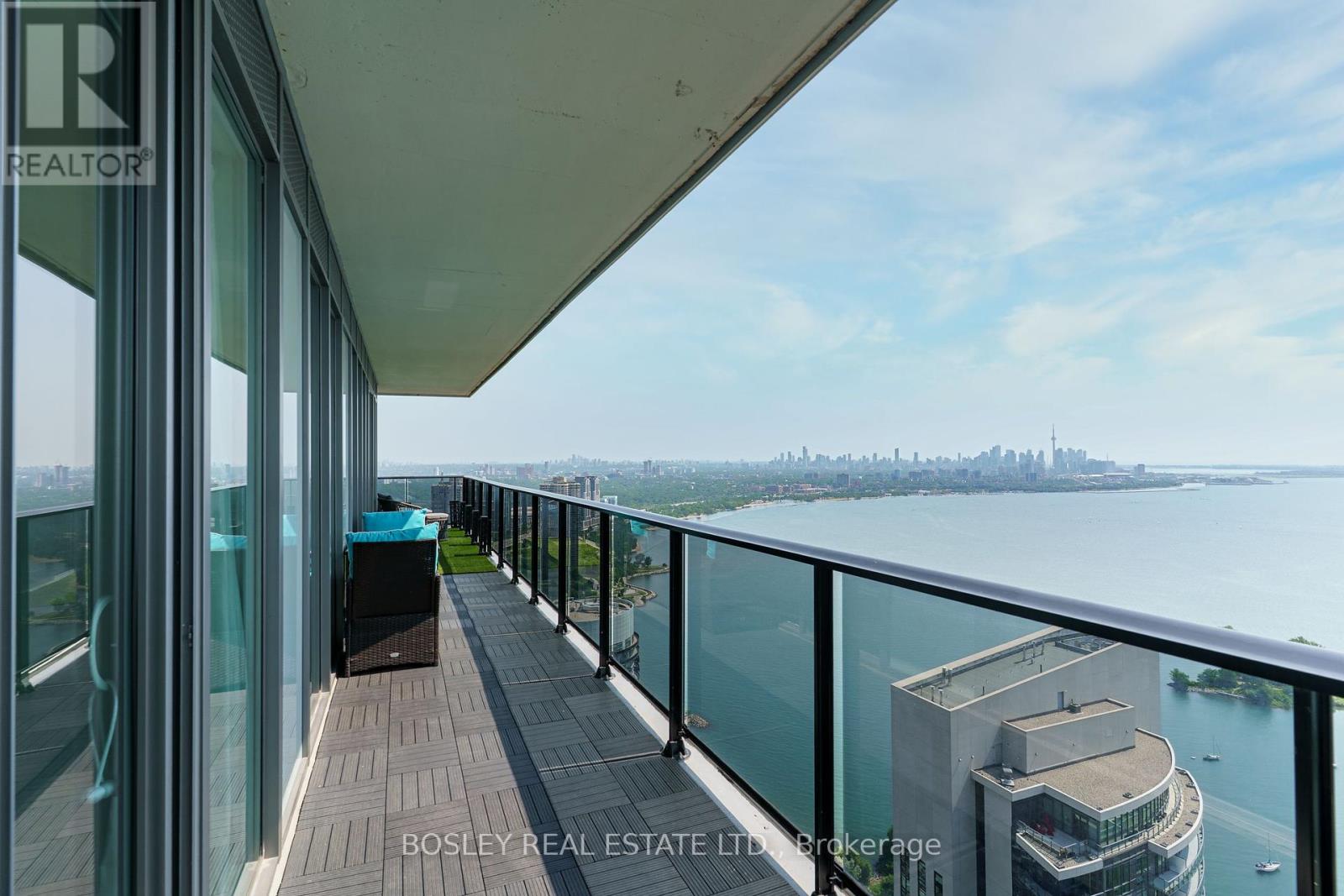 Photo 44 of 5104 70 Annie Craig Drive, Toronto ON