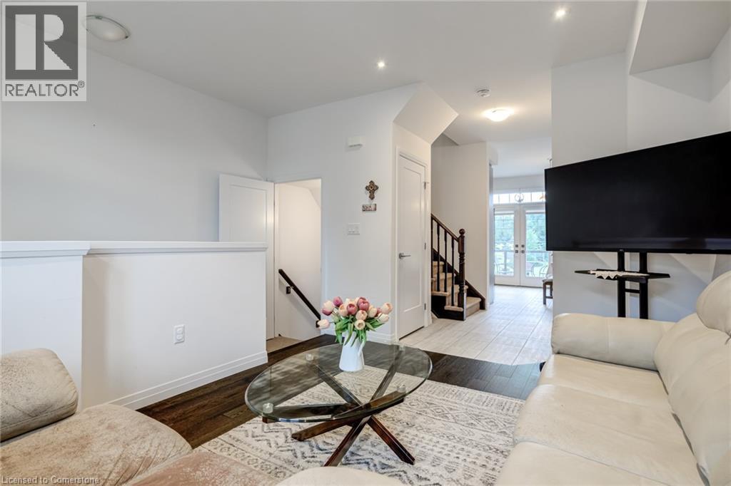 Photo 9 of 13 Pringle Lane, Ancaster ON