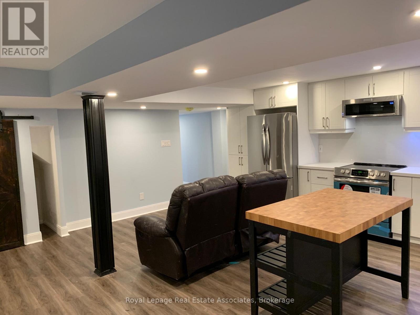 Photo 3 of Lower 114 Sail Crescent, Vaughan ON