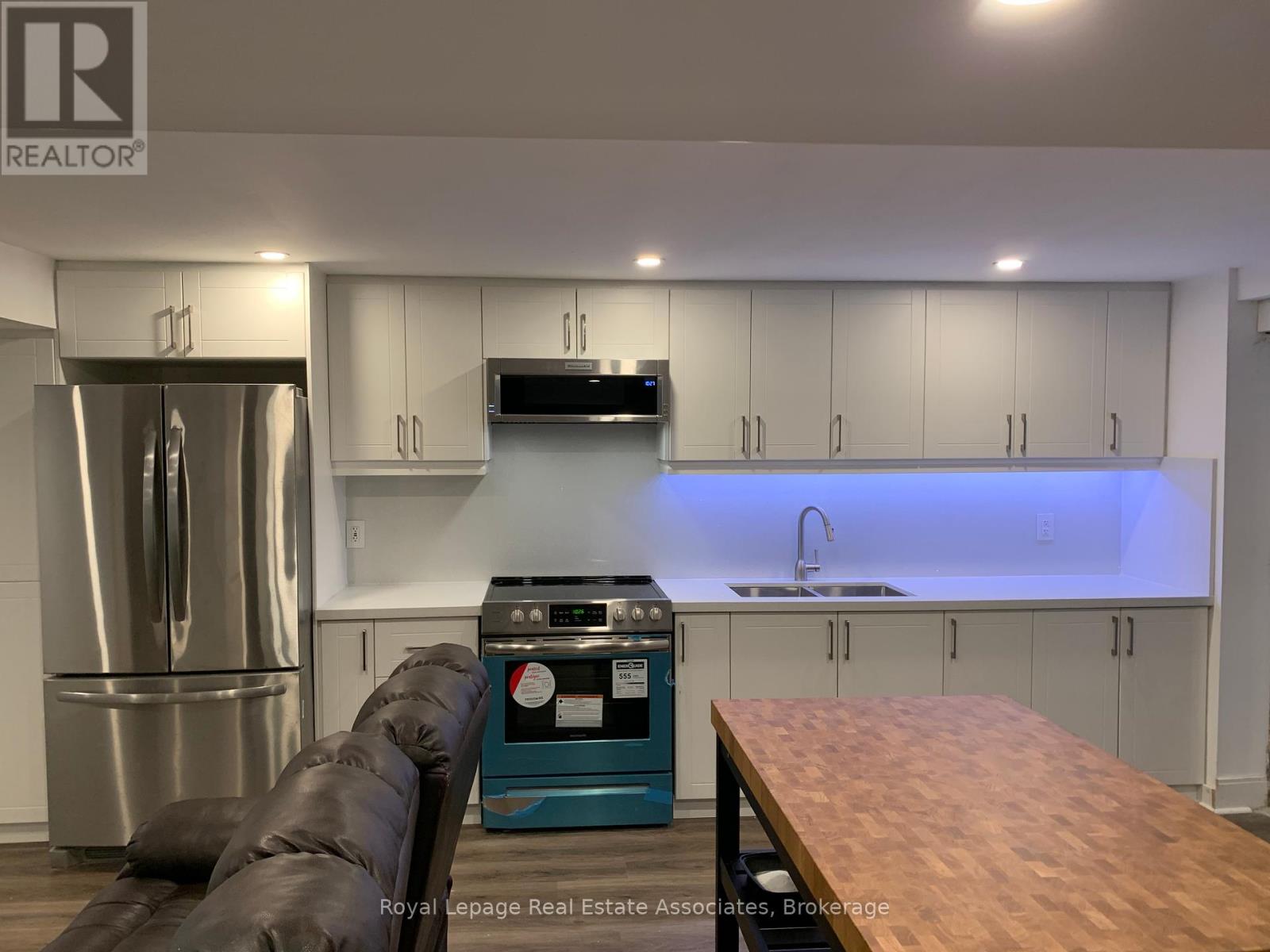 Photo 4 of Lower 114 Sail Crescent, Vaughan ON