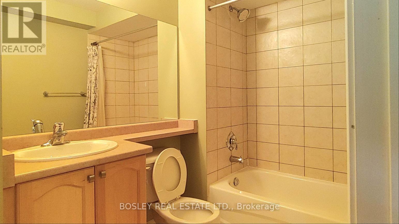 Photo 3 of 29 8 Brighton Place, Vaughan ON