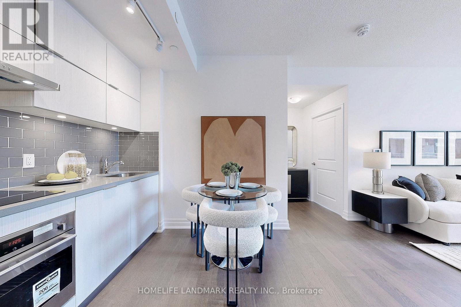 Photo 19 of 730 10 Rouge Valley Drive W, Markham ON