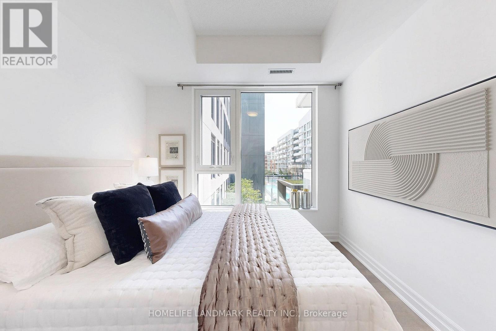 Photo 23 of 730 10 Rouge Valley Drive W, Markham ON