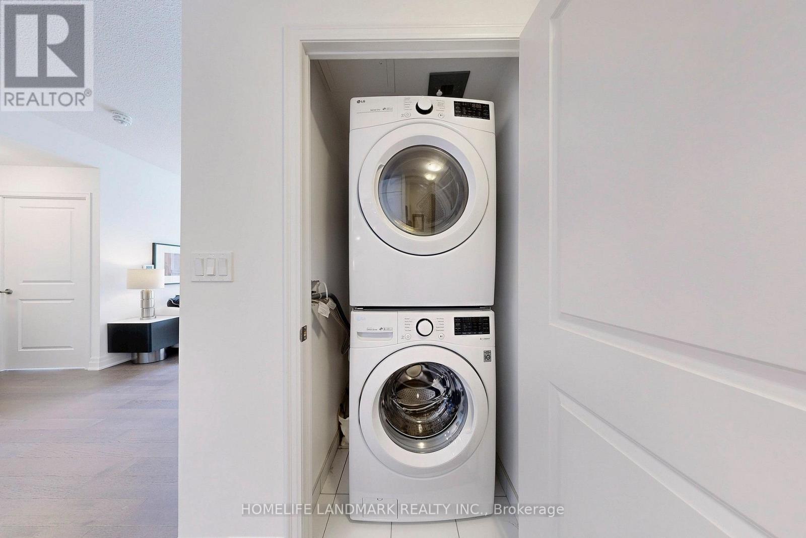 Photo 33 of 730 10 Rouge Valley Drive W, Markham ON