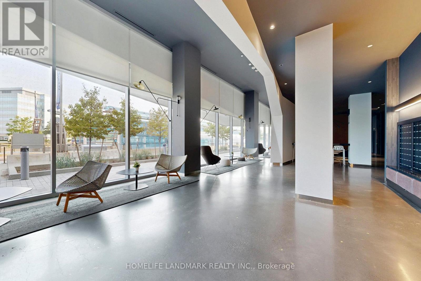 Photo 5 of 730 10 Rouge Valley Drive W, Markham ON