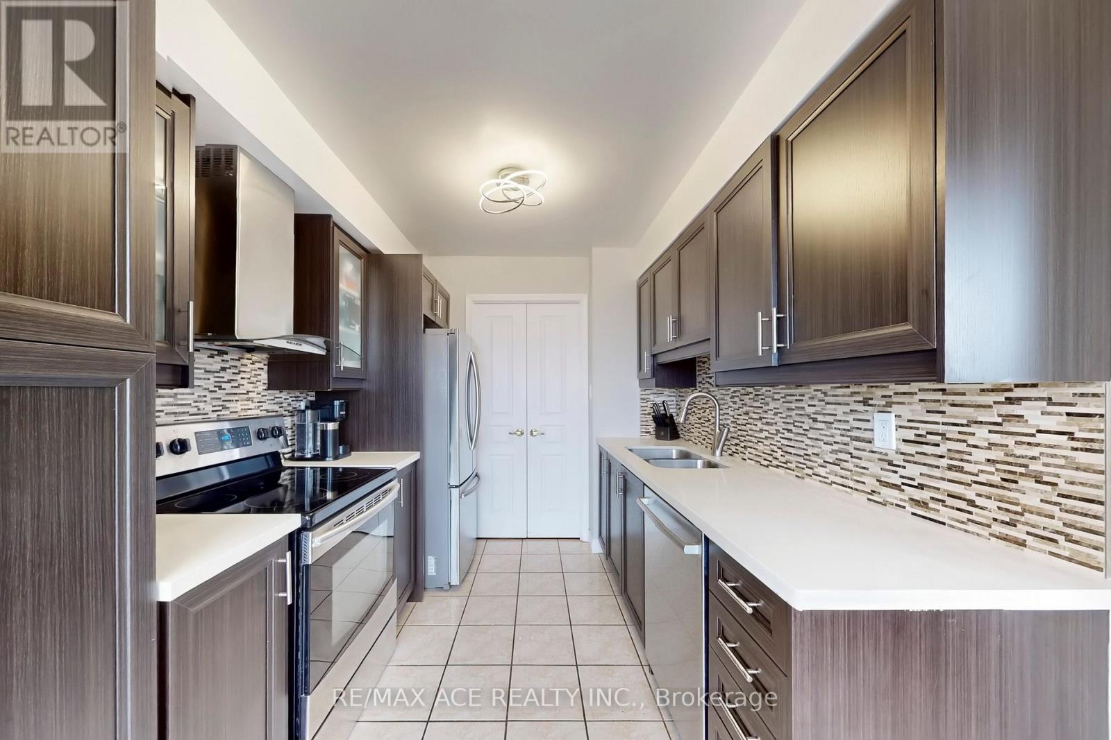 Photo 48 of 1108 29 Northern Heights Drive, Richmond Hill ON