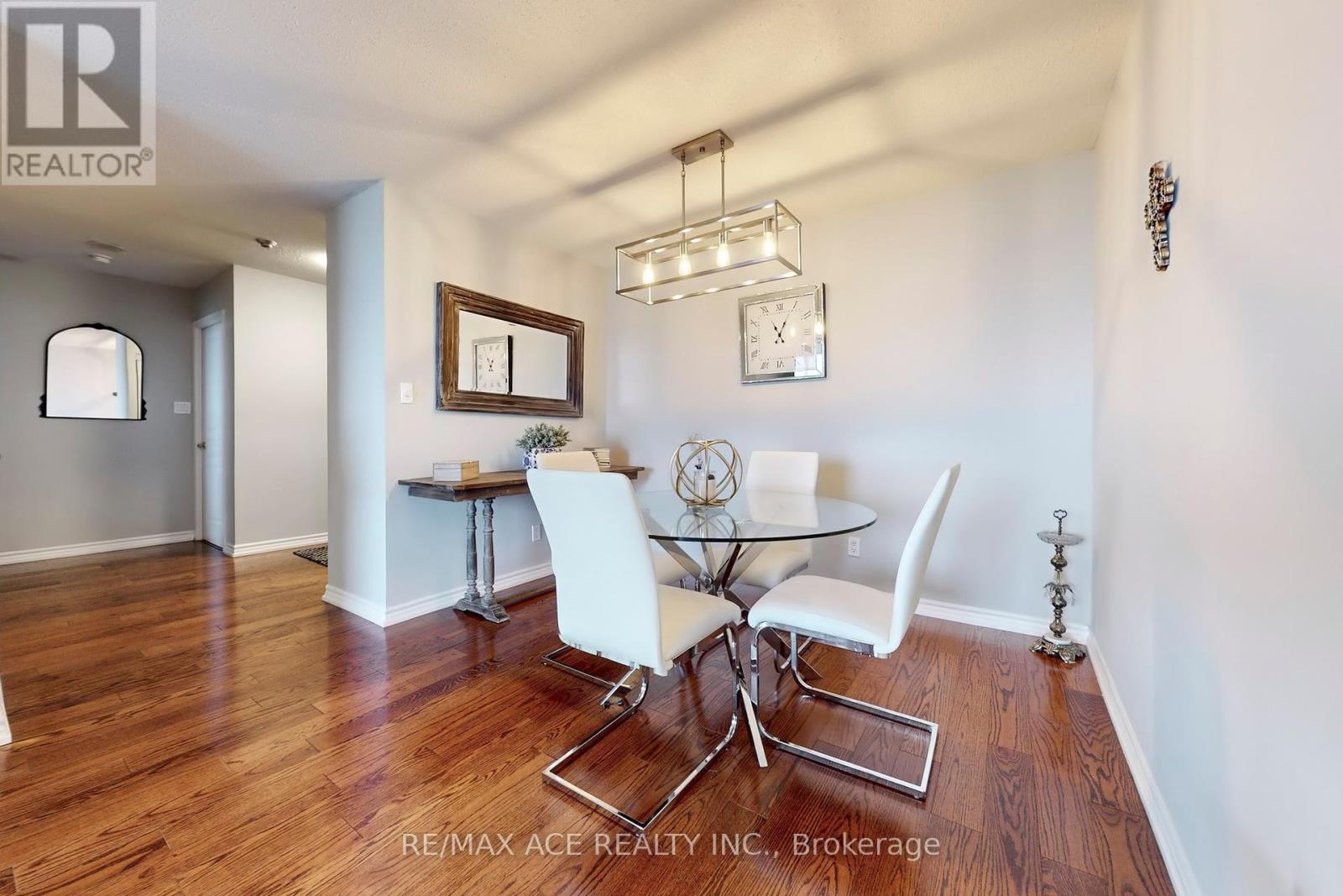 Photo 26 of 1108 29 Northern Heights Drive, Richmond Hill ON