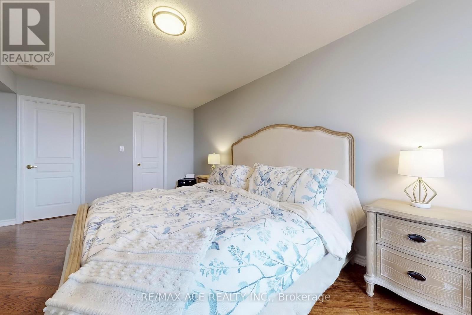 Photo 6 of 1108 29 Northern Heights Drive, Richmond Hill ON