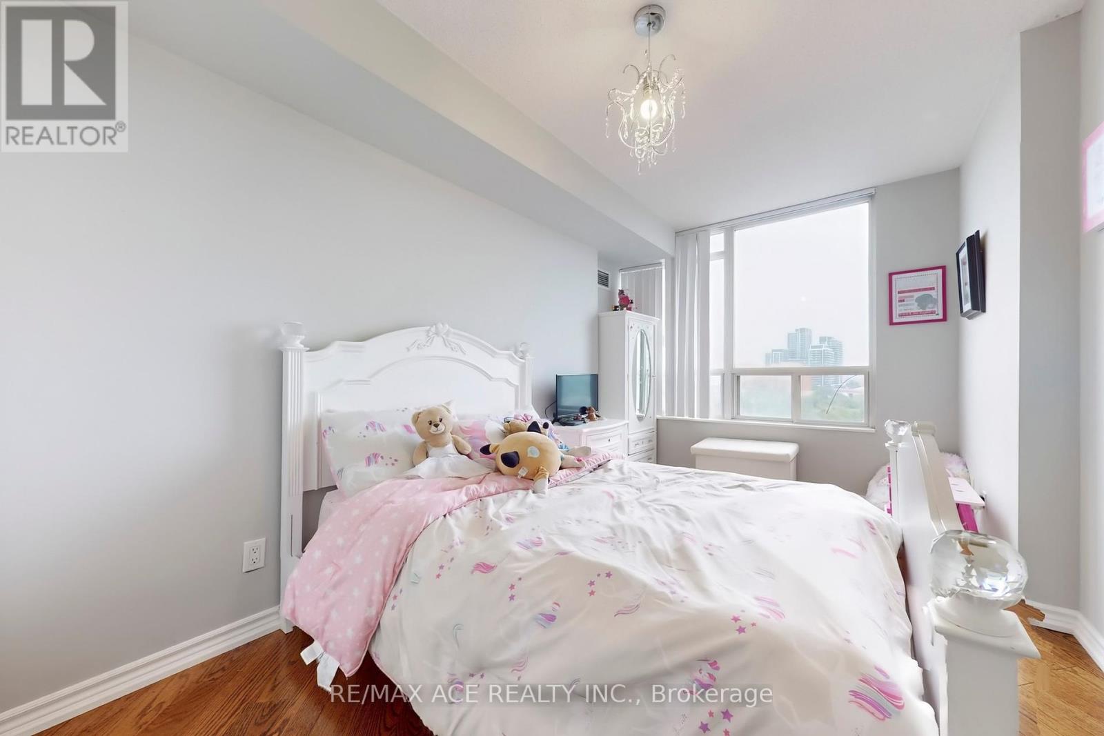 Photo 9 of 1108 29 Northern Heights Drive, Richmond Hill ON