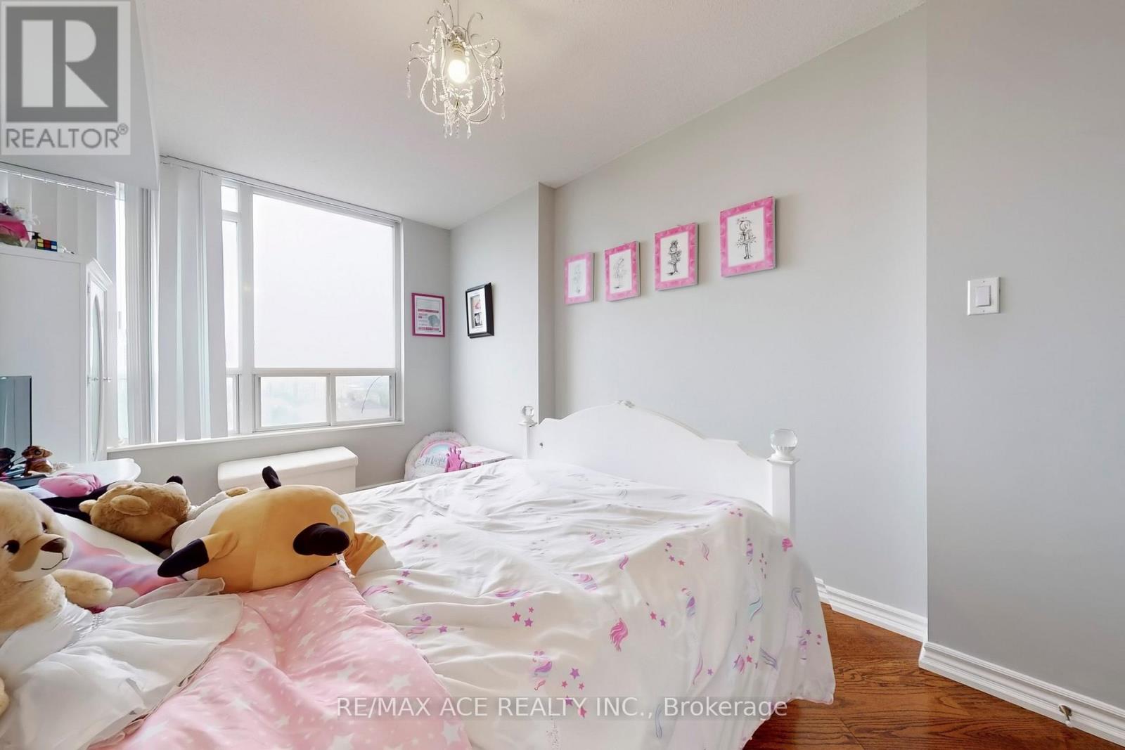 Photo 13 of 1108 29 Northern Heights Drive, Richmond Hill ON