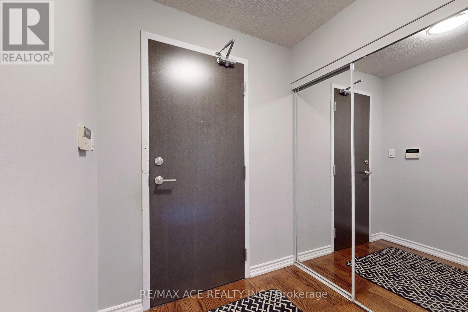 Photo 12 of 1108 29 Northern Heights Drive, Richmond Hill ON