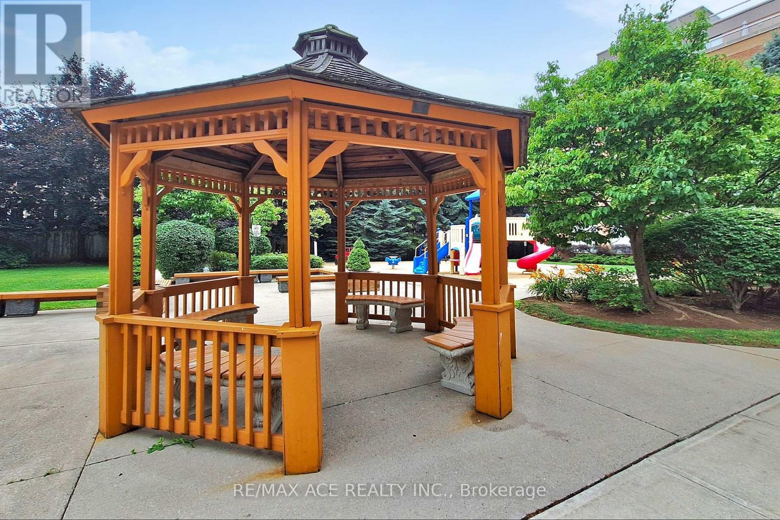 Photo 29 of 1108 29 Northern Heights Drive, Richmond Hill ON