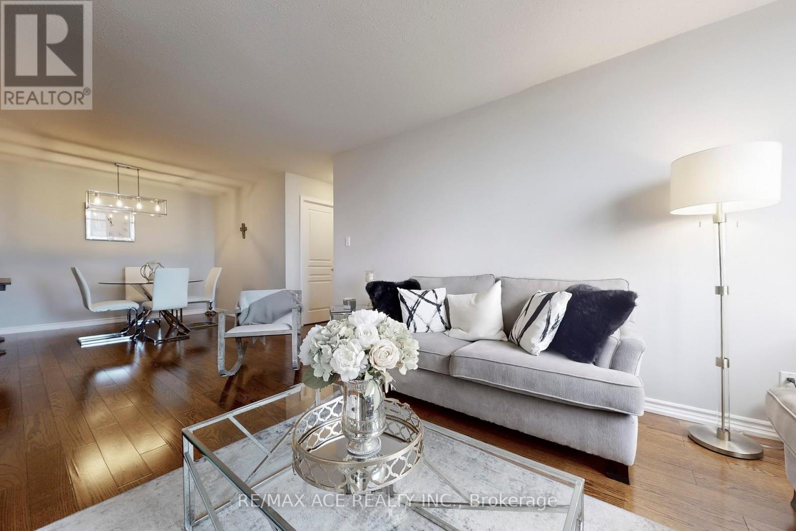 Photo 46 of 1108 29 Northern Heights Drive, Richmond Hill ON