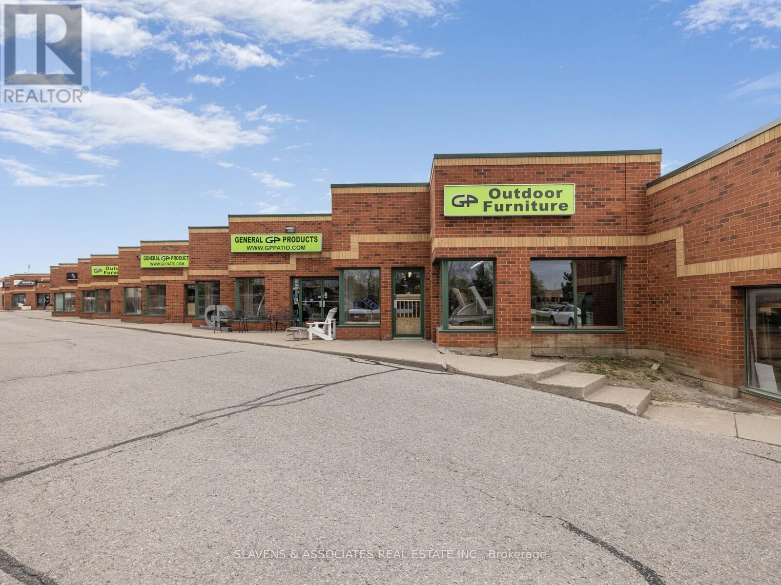 Photo 1 of 25 28 160 East Beaver Creek Road, Richmond Hill ON