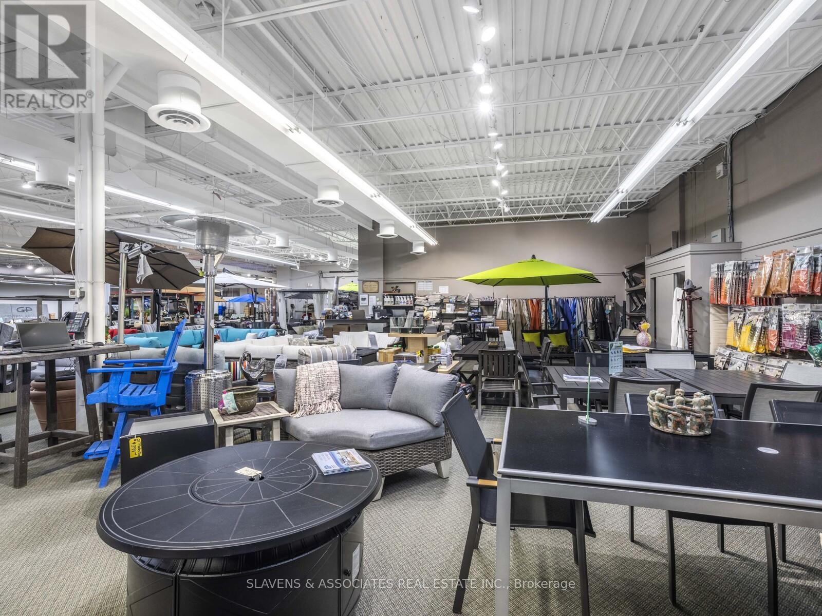 Photo 19 of 25 28 160 East Beaver Creek Road, Richmond Hill ON