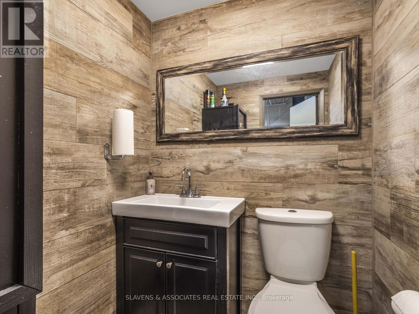 Photo 32 of 25 28 160 East Beaver Creek Road, Richmond Hill ON