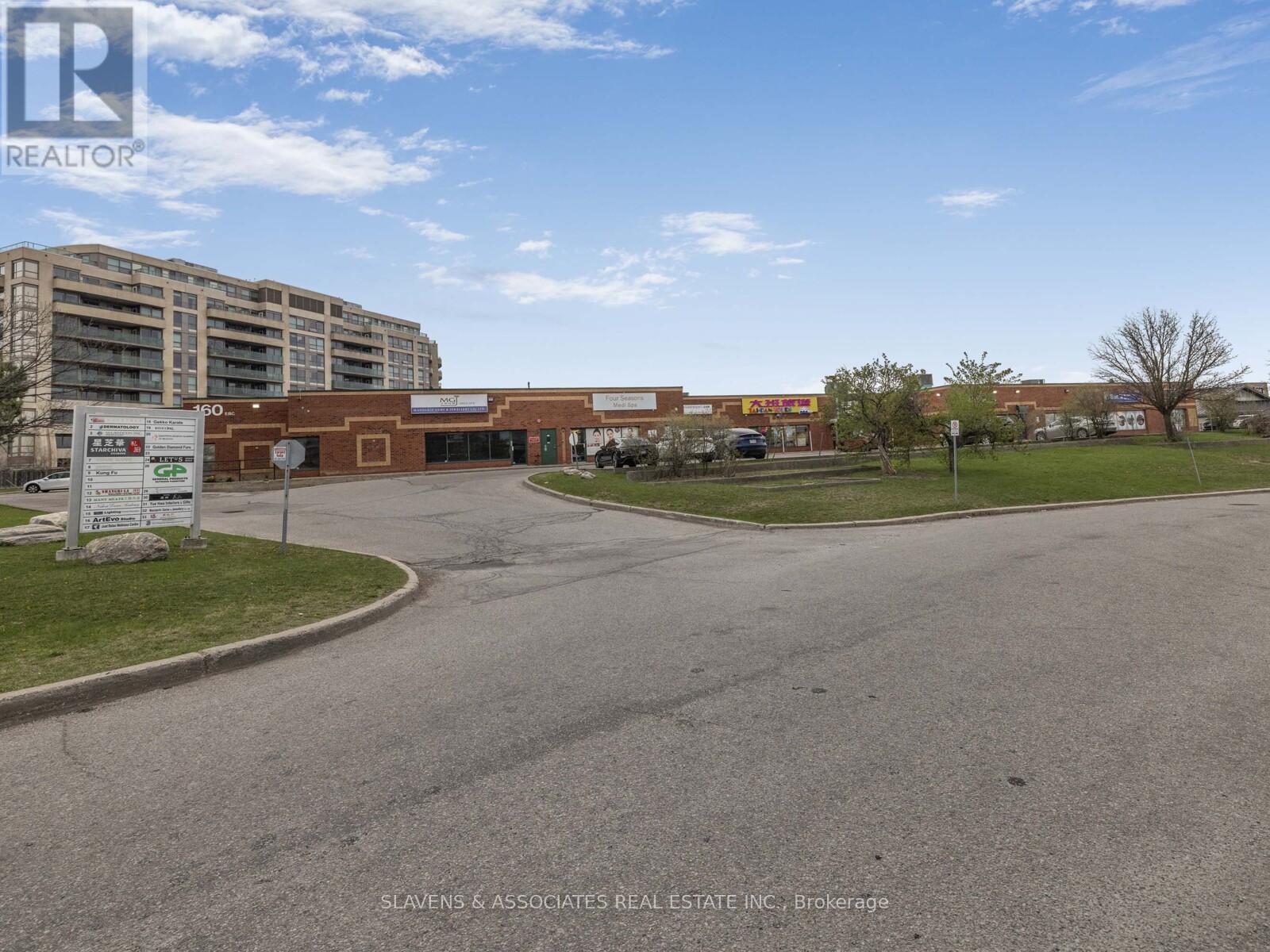 Photo 7 of 25 28 160 East Beaver Creek Road, Richmond Hill ON
