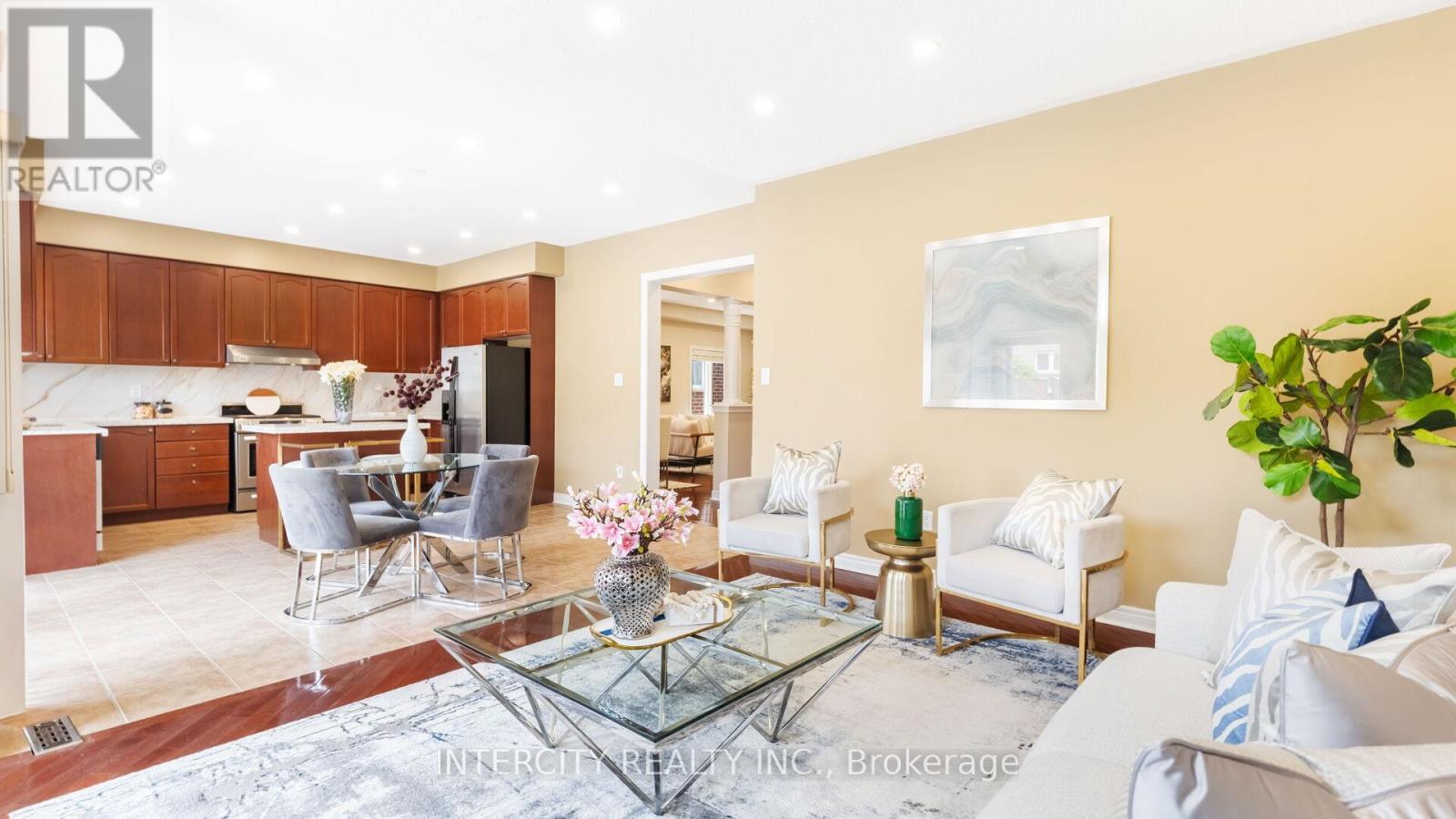 Photo 16 of 16 Venice Gate Drive, Vaughan ON