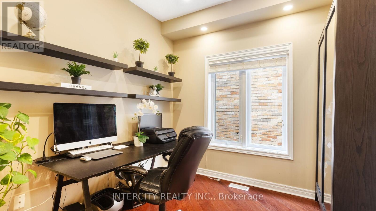 Photo 21 of 16 Venice Gate Drive, Vaughan ON