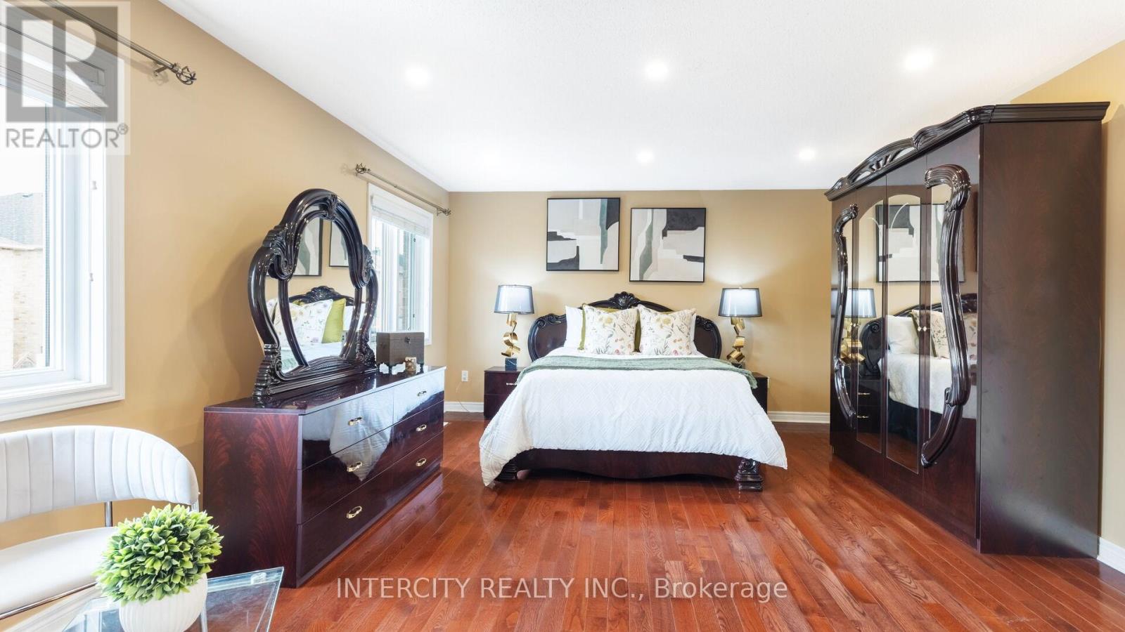 Photo 23 of 16 Venice Gate Drive, Vaughan ON