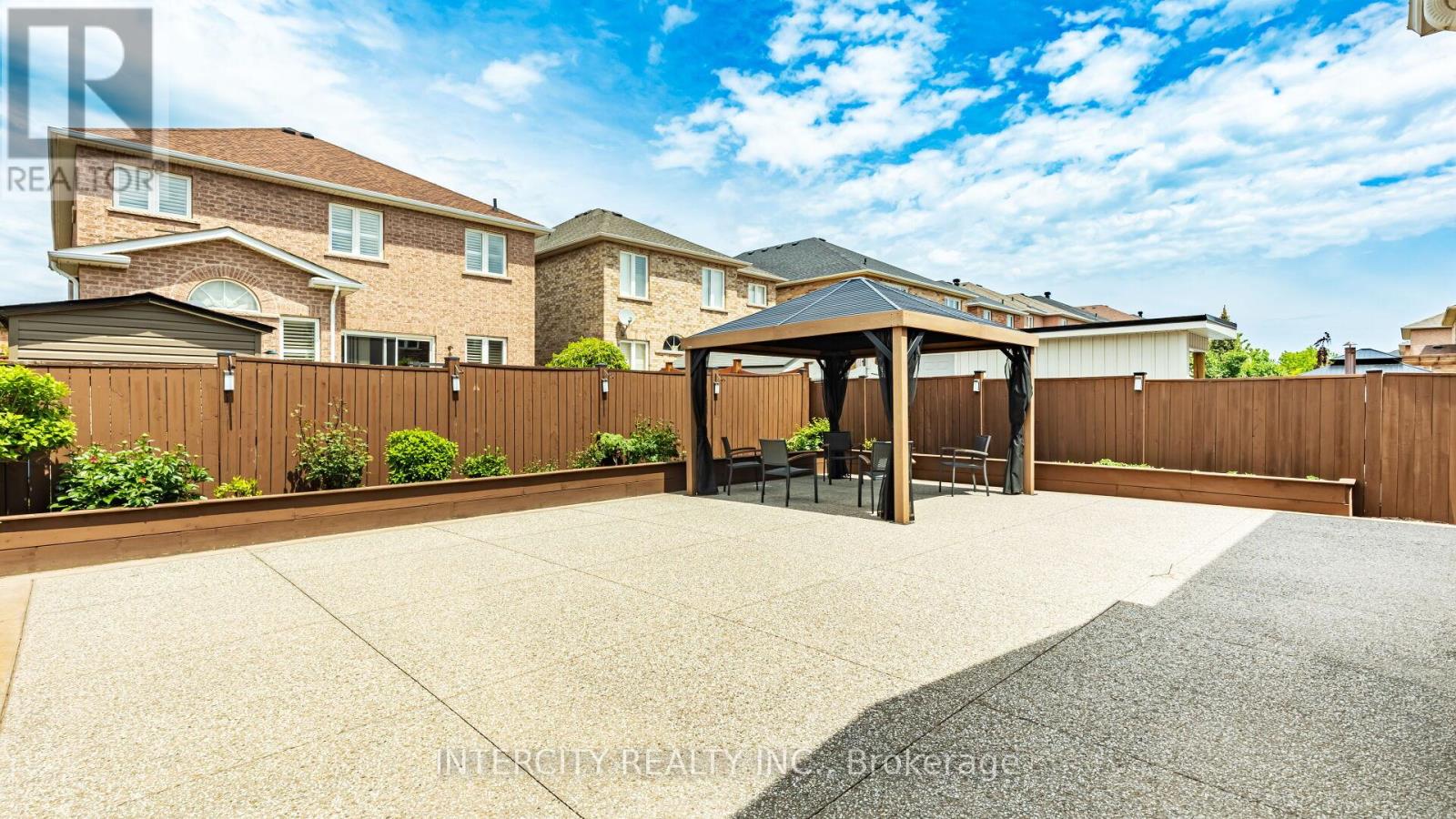 Photo 38 of 16 Venice Gate Drive, Vaughan ON