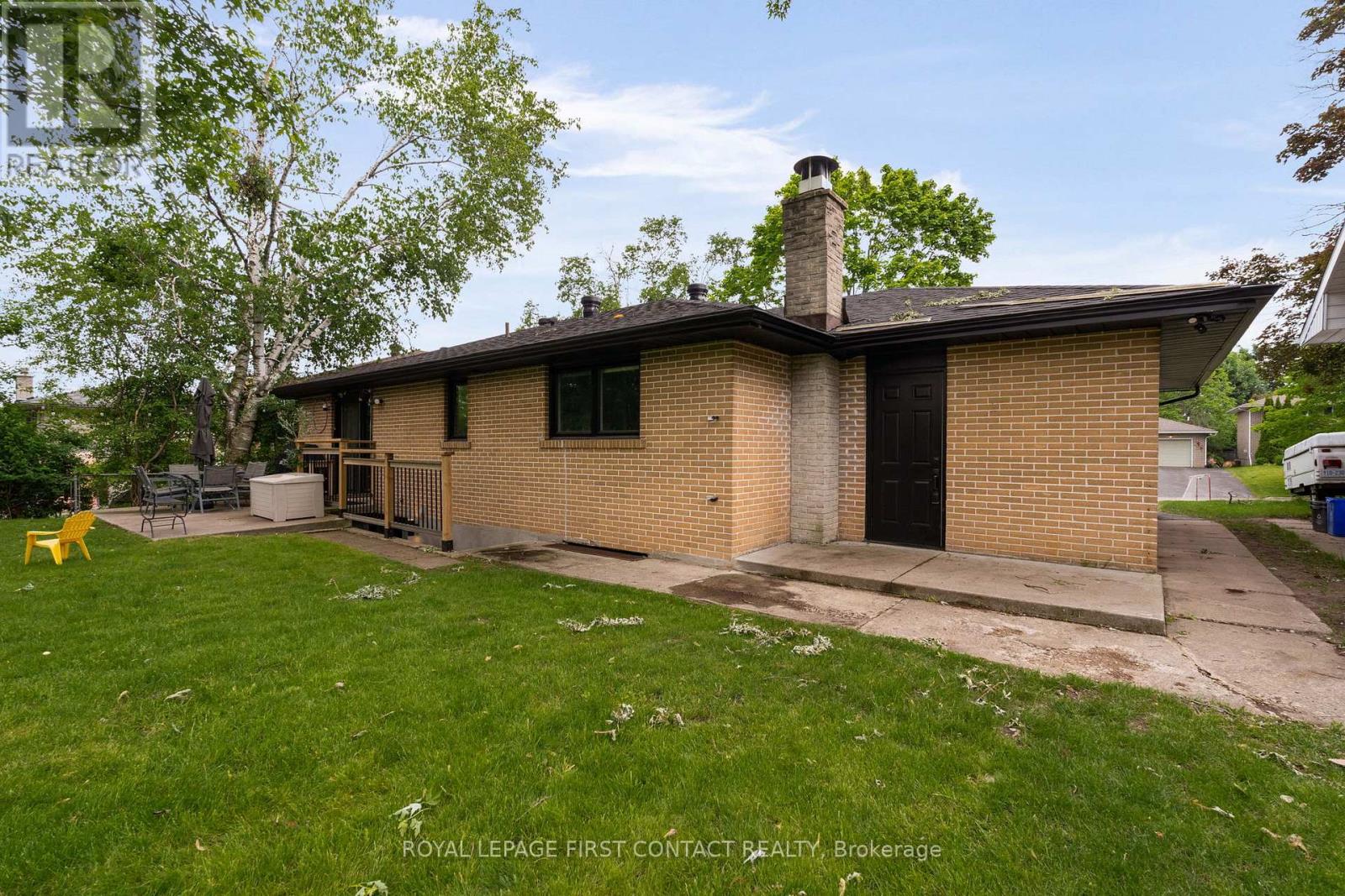Photo 16 of 26 Ottaway Avenue, Barrie ON