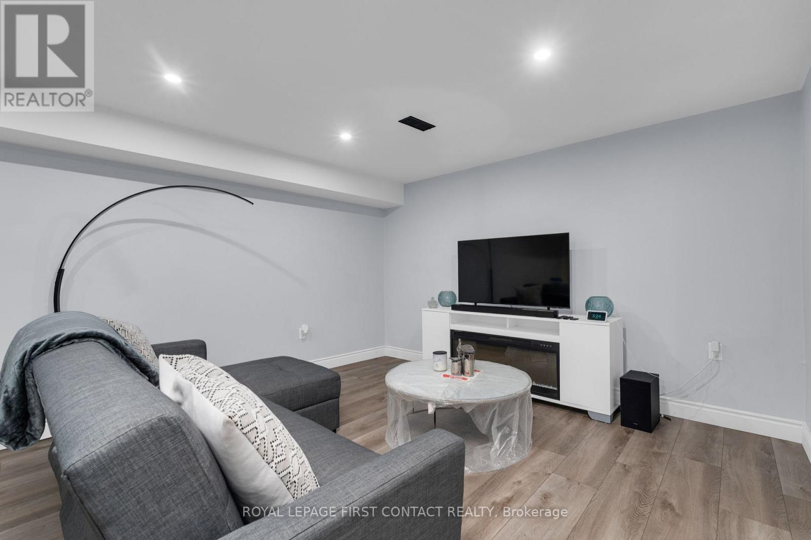 Photo 24 of 26 Ottaway Avenue, Barrie ON