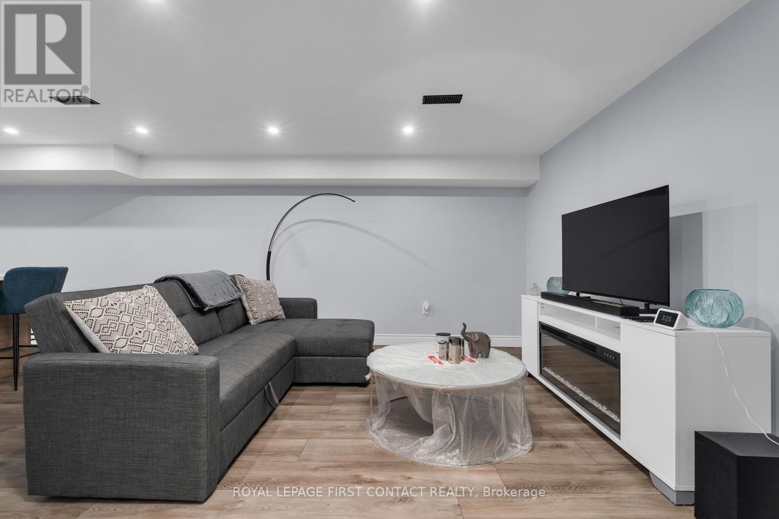 Photo 25 of 26 Ottaway Avenue, Barrie ON