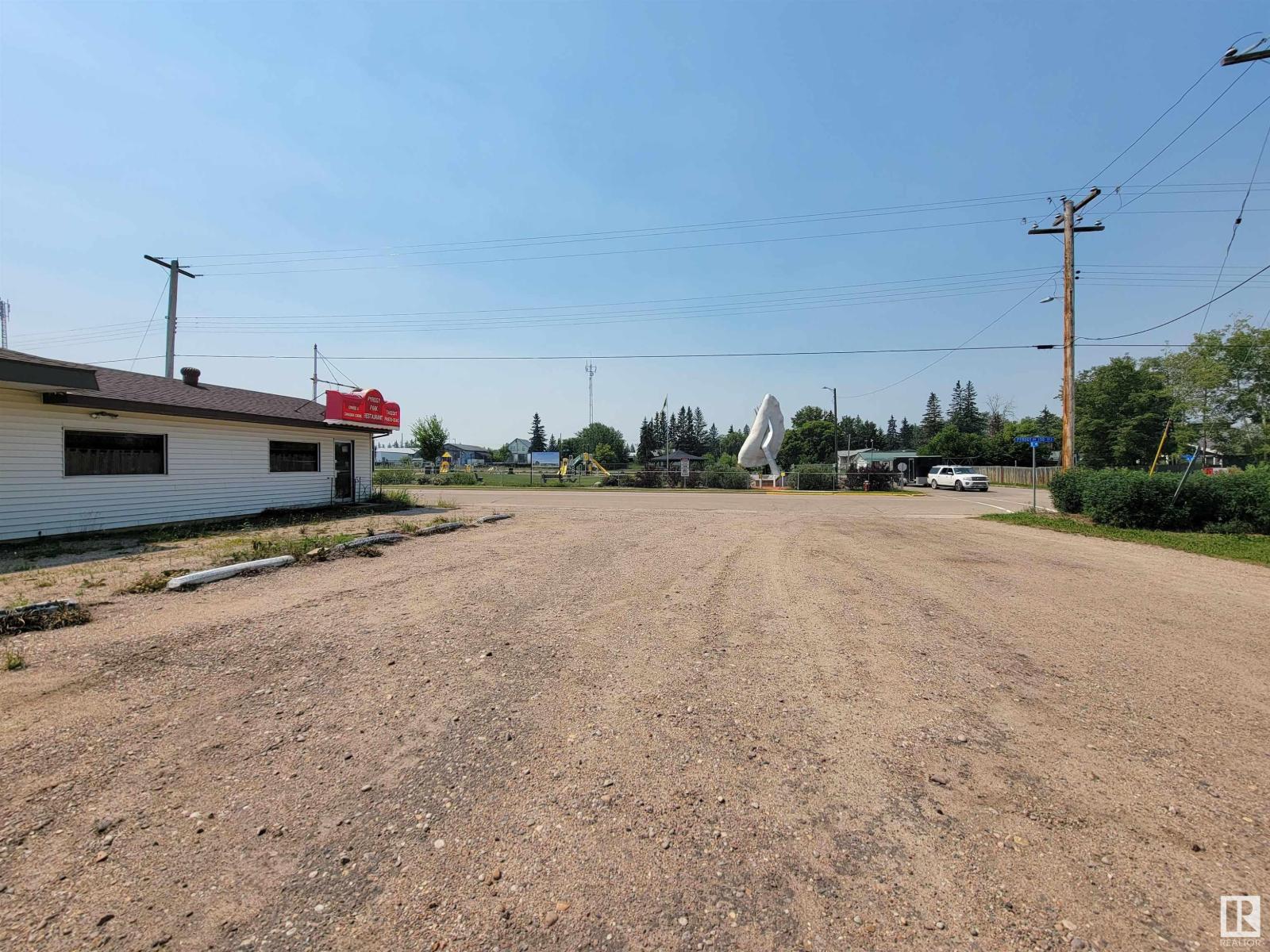 Photo 2 of 5033 Pyrogy Dr, Glendon AB